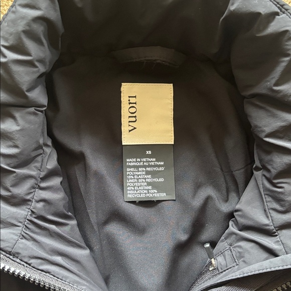 Vuori Black Canyon Insulated Puffer Jacket XS - Picture 4 of 4